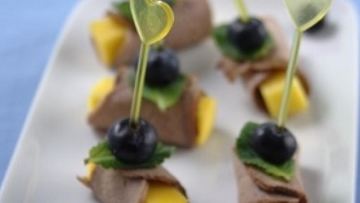 Рецепт Канапе из утки с манго