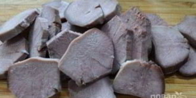 Рецепт канапе из языка, редиса и маринованных огурцов