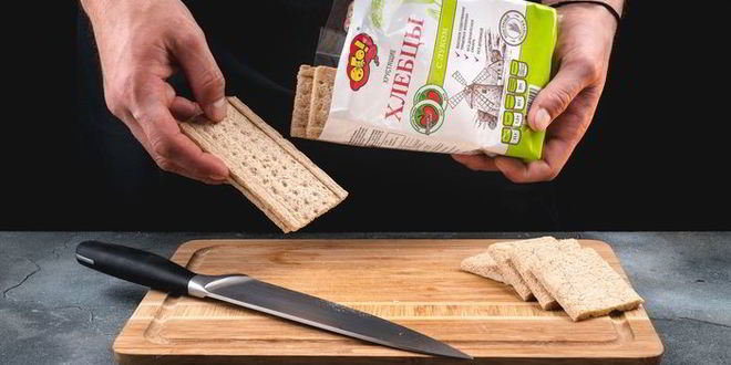 Рецепт канапе с форелью и соусом из авокадо