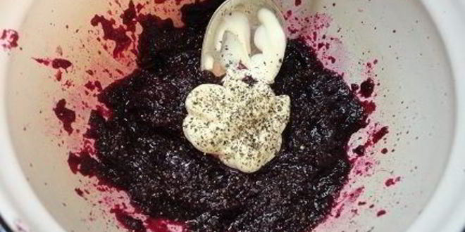 Рецепт канапе с сельдью и муссом из свеклы