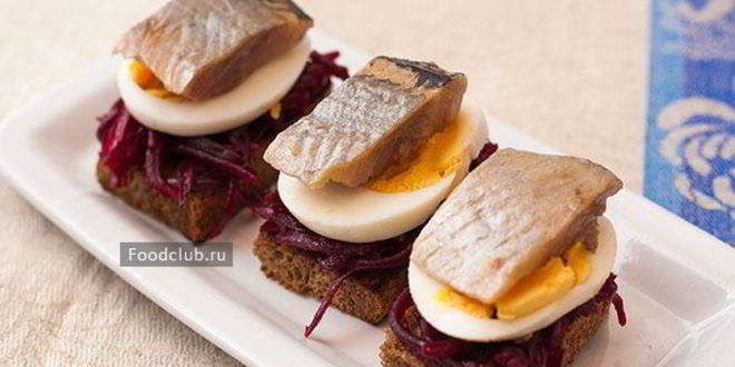Рецепт канапе с селедкой