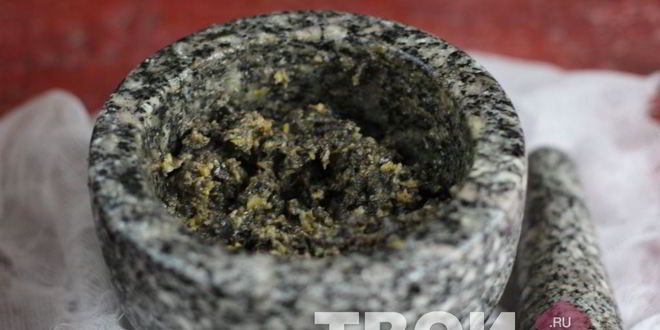 Рецепт канапе с семгой и паштетом из оливок и маслин