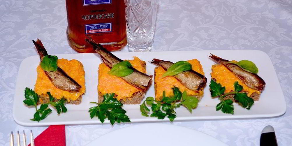 Как приготовить канапе со шпротами