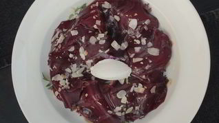 Рецепт Карпачча из свеклы с козьим сыром