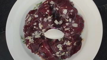 Рецепт Карпачча из свеклы с козьим сыром