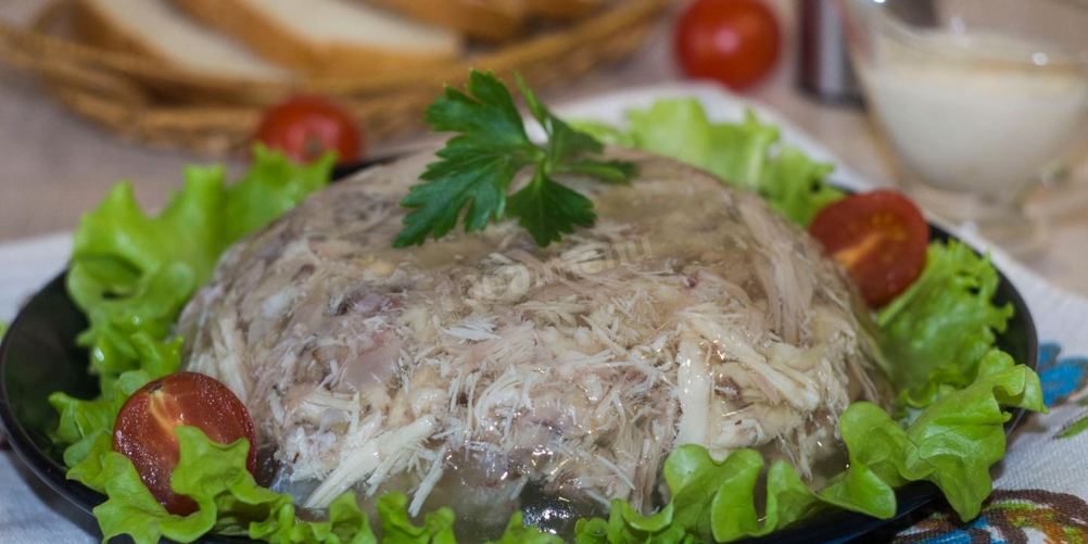 Как приготовить холодец из курицы и свиных ножек