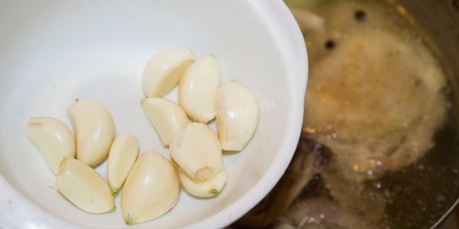 Рецепт холодца из курицы и свиных ножек