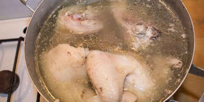 Рецепт холодца из курицы и свиных ножек