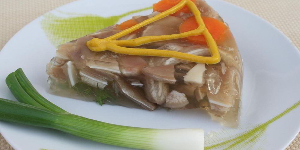 Как приготовить холодец из свиных ушей