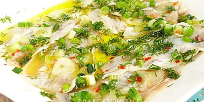 Рецепт маринованной корюшки с зеленью и перцем чили