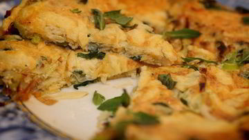 Рецепт Фриттаты с луком-пореем, сыром и травами