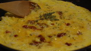 Рецепт Фриттаты с вялеными помидорами и сыром