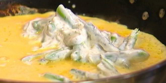 Рецепт омлета де люкс со спаржей и кедровыми орехами