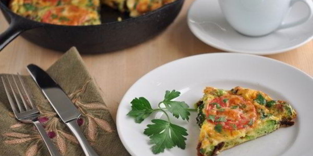 Как приготовить омлет с брокколи и помидорами