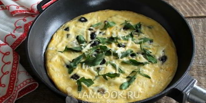 Рецепт омлета с грибами и сыром