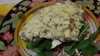 Рецепт Омлета с креветками и грибами на подушке из рукколы
