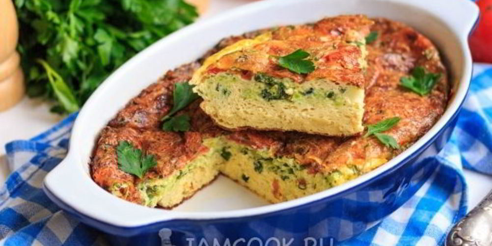 Как приготовить омлет с помидорами, кабачками и сыром в духовке