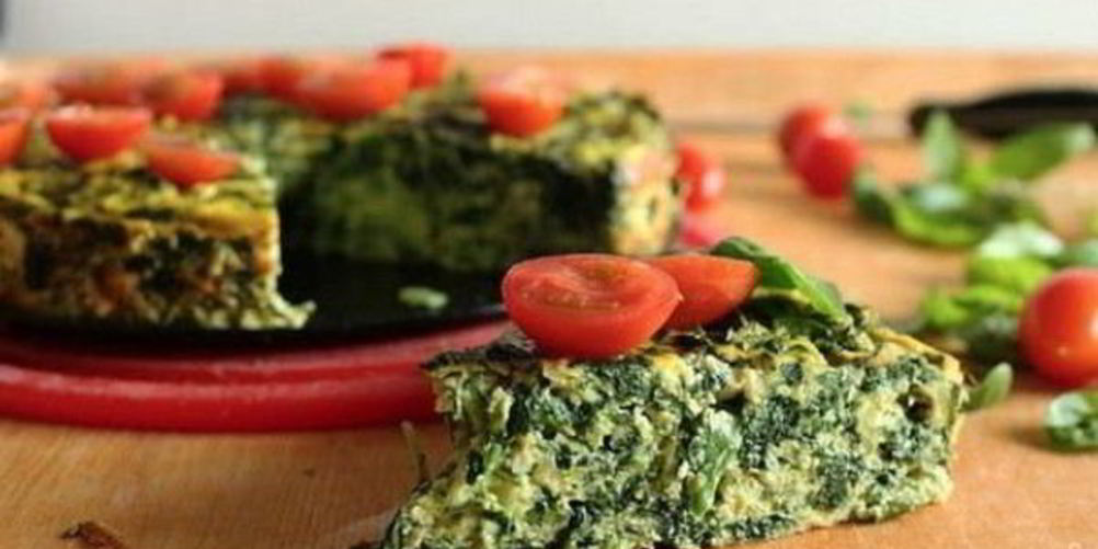 Как приготовить омлет с творогом и шпинатом