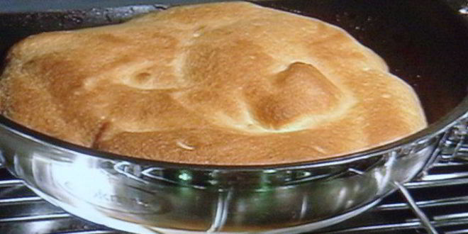 Рецепт сладкого омлета с карамелизированными сливами