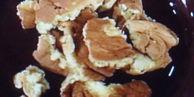 Рецепт сладкого омлета с карамелизированными сливами