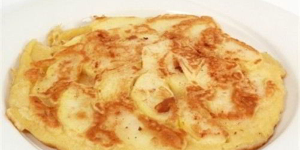 Как приготовить сладкий омлет с яблоками в глазури