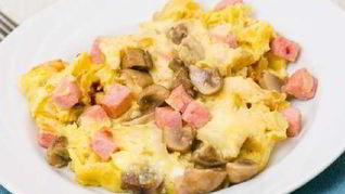 Рецепт Сытного омлета с грибами и ветчиной