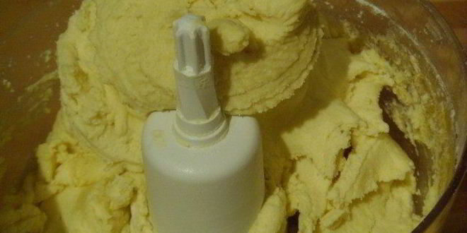 Рецепт куриного паштета с фисташками, запеченный в тесте