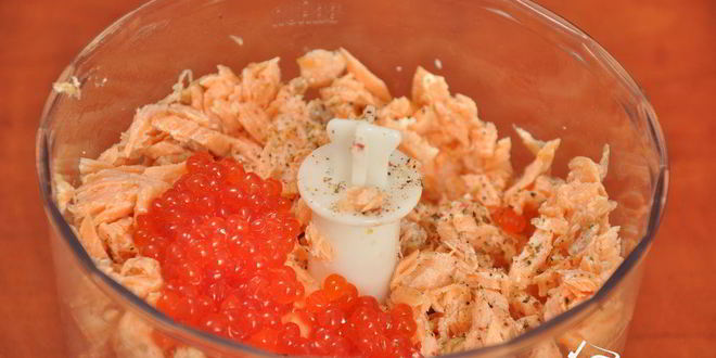 Рецепт паштета из форели с икрой праздничный