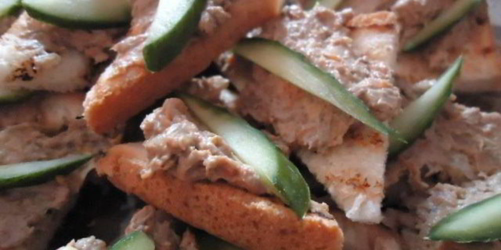 Как приготовить паштет из куриной печени с фисташками