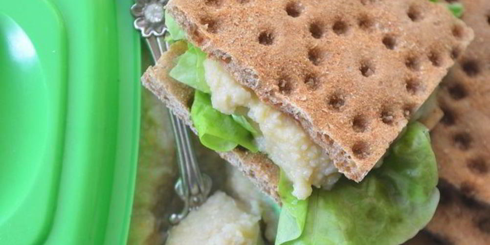 Как приготовить паштет из нута с яблоками и хлебцами из отрубей