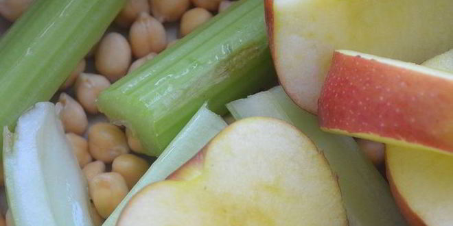 Рецепт паштета из нута с яблоками и хлебцами из отрубей