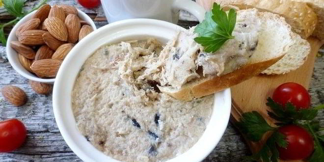 Рецепт паштета из запеченной скумбрии с чесноком