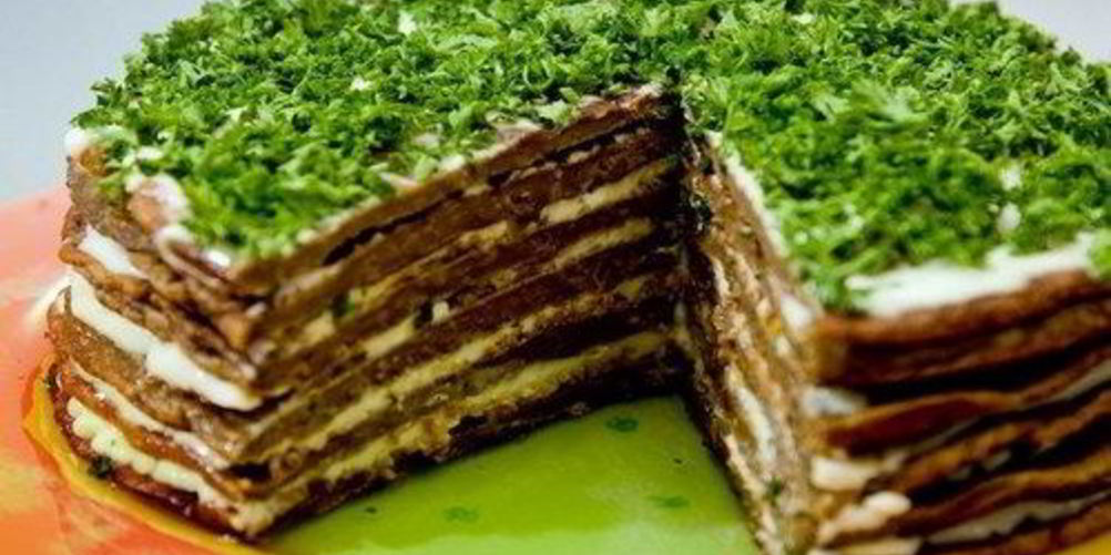 Как приготовить печеночный торт со сметаной и зеленью