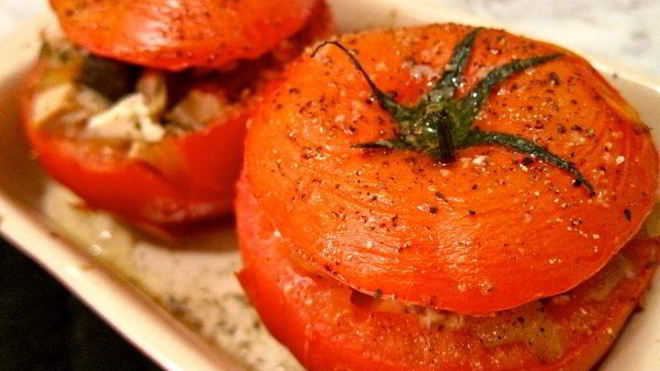 Рецепт Помидоров, фаршированных курицей и грибами