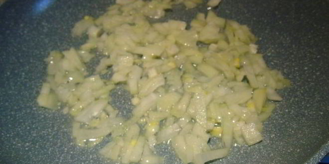 Рецепт пряной закуски с жареной малосольной сельдью