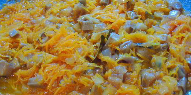 Рецепт пряной закуски с жареной малосольной сельдью