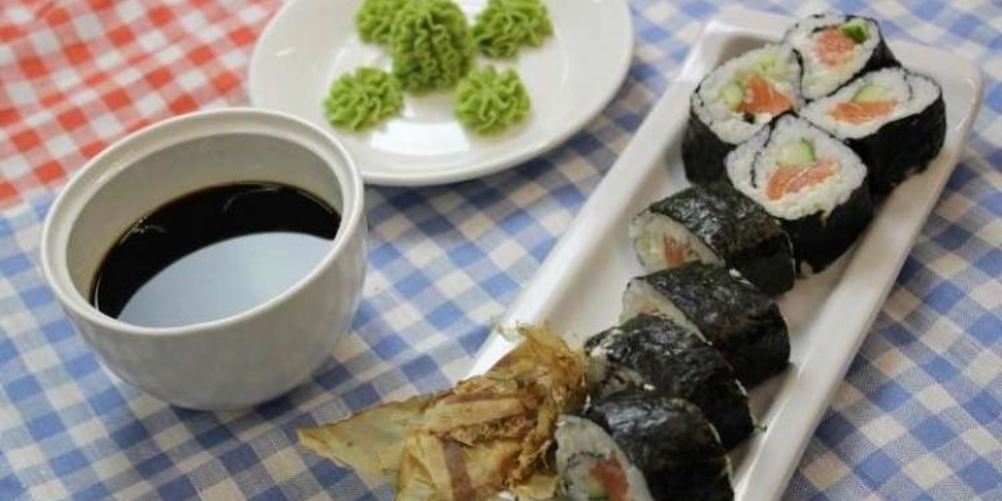 Как приготовить домашние роллы