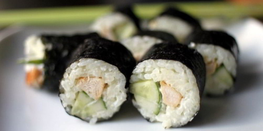 Как приготовить роллы с копченой курицей