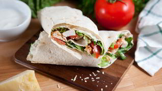 Рецепт Роллов с куриной грудкой и салатом