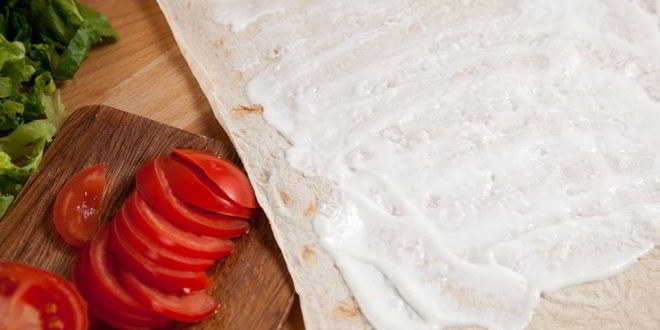 Рецепт роллов с куриной грудкой и салатом