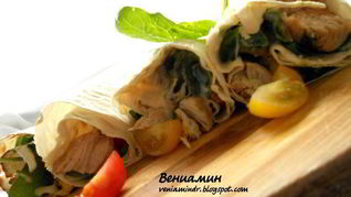 Рецепт Роллов с куриным филе, помидорами и шпинатом