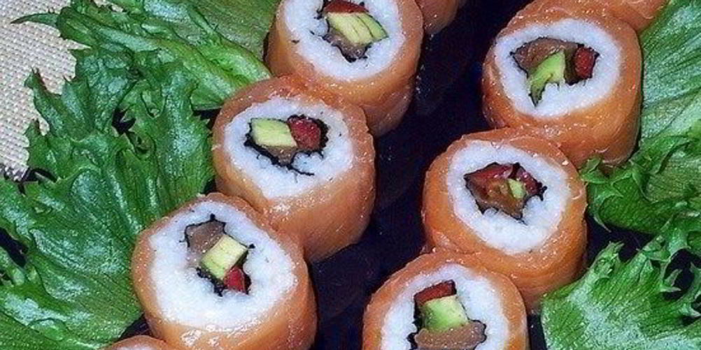 Как приготовить роллы с лососем