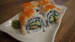 Рецепт Роллов с угрем, авокадо и огурцом