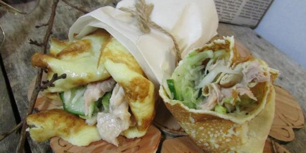 Как приготовить роллы с яичных блинчиков с курицей и салатом