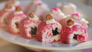 Рецепт Сладких творожных роллов с черносливом