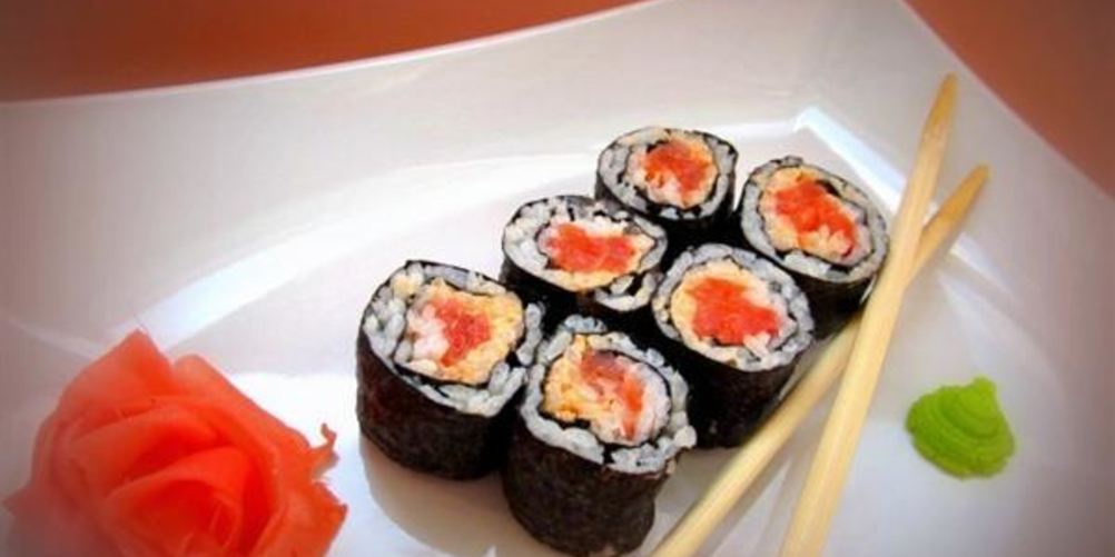 Как приготовить спайси роллы с лососем