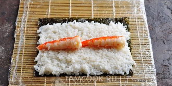 Рецепт запеченных роллов с креветками