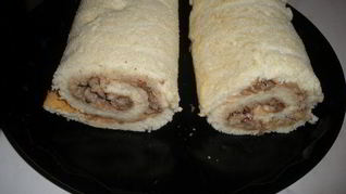 Рецепт Бисквитного рулета с орехами