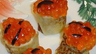 Рецепт Блинных рулетиков с творожным сыром и икрой