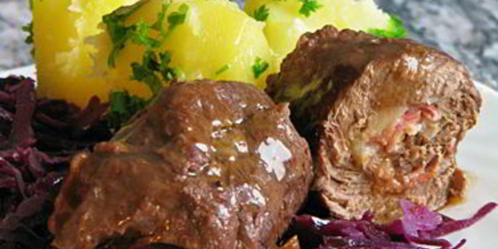 Как приготовить говяжий рулет с капустой и картошкой